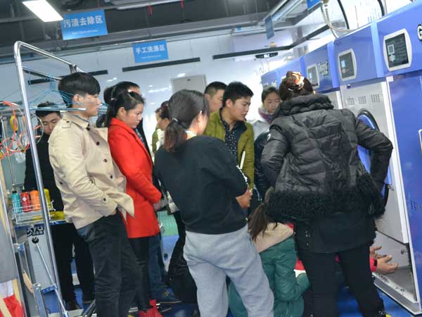 創(chuàng)業(yè)加盟選擇干洗店怎么樣？